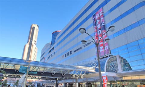 集合場所のJR浜松駅前の様子です。新幹線を利用出来るので非常にアクセスが便利な教習所です。